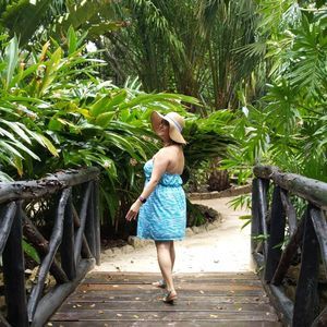 Meet your Posher, Mercedes